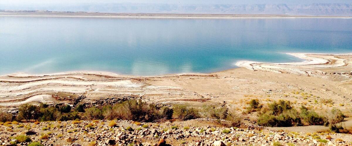 Water is like glass but no life, no boats, nothing out there. Beautiful. So weird to see such a pretty #beach that you can't swim in