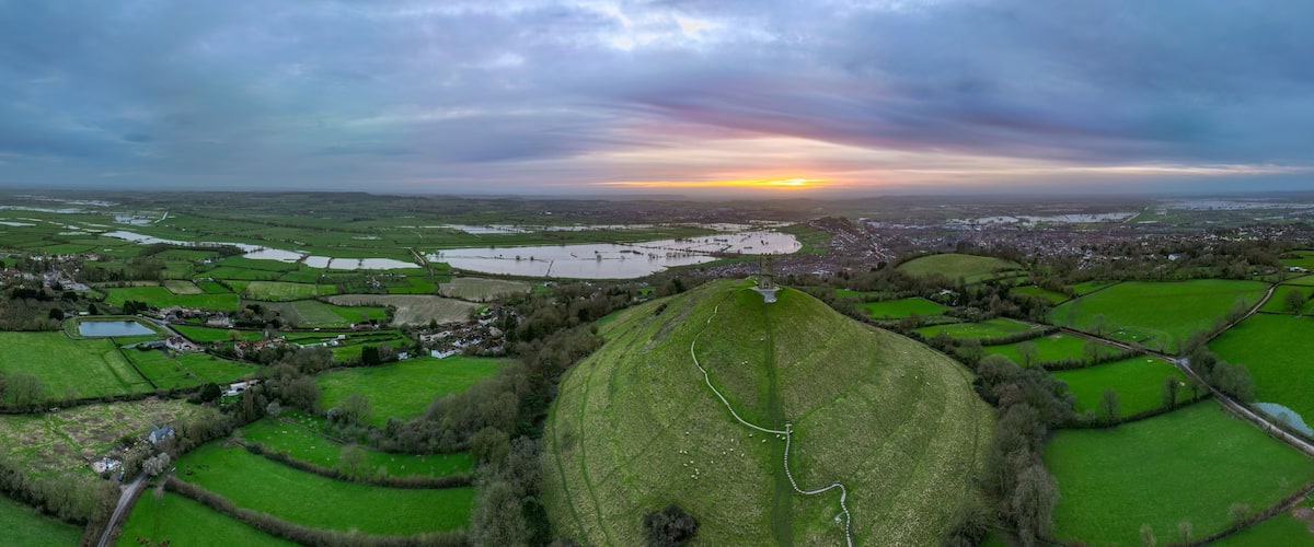 Sunset over Glastonbury Tor
Panoramic