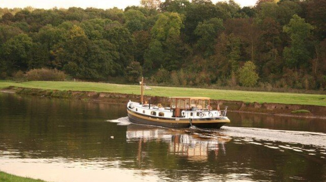 River Trent Pleasure boat on the River Trent at Hoveringham