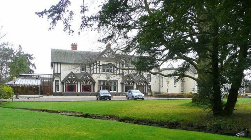 The Huntingtower Hotel Situated to the east of Perth between the A85 and the River Almond.
