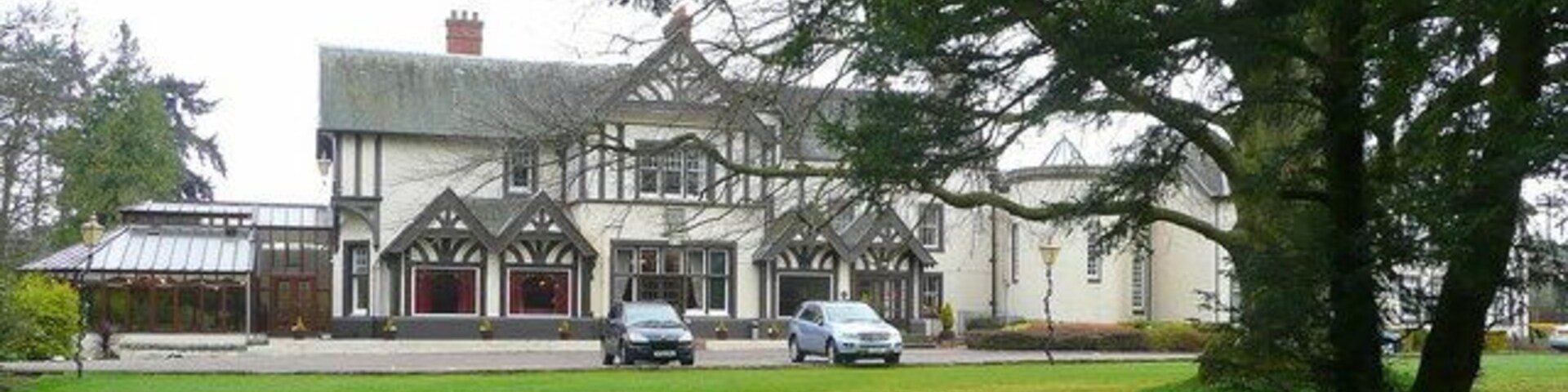 The Huntingtower Hotel Situated to the east of Perth between the A85 and the River Almond.