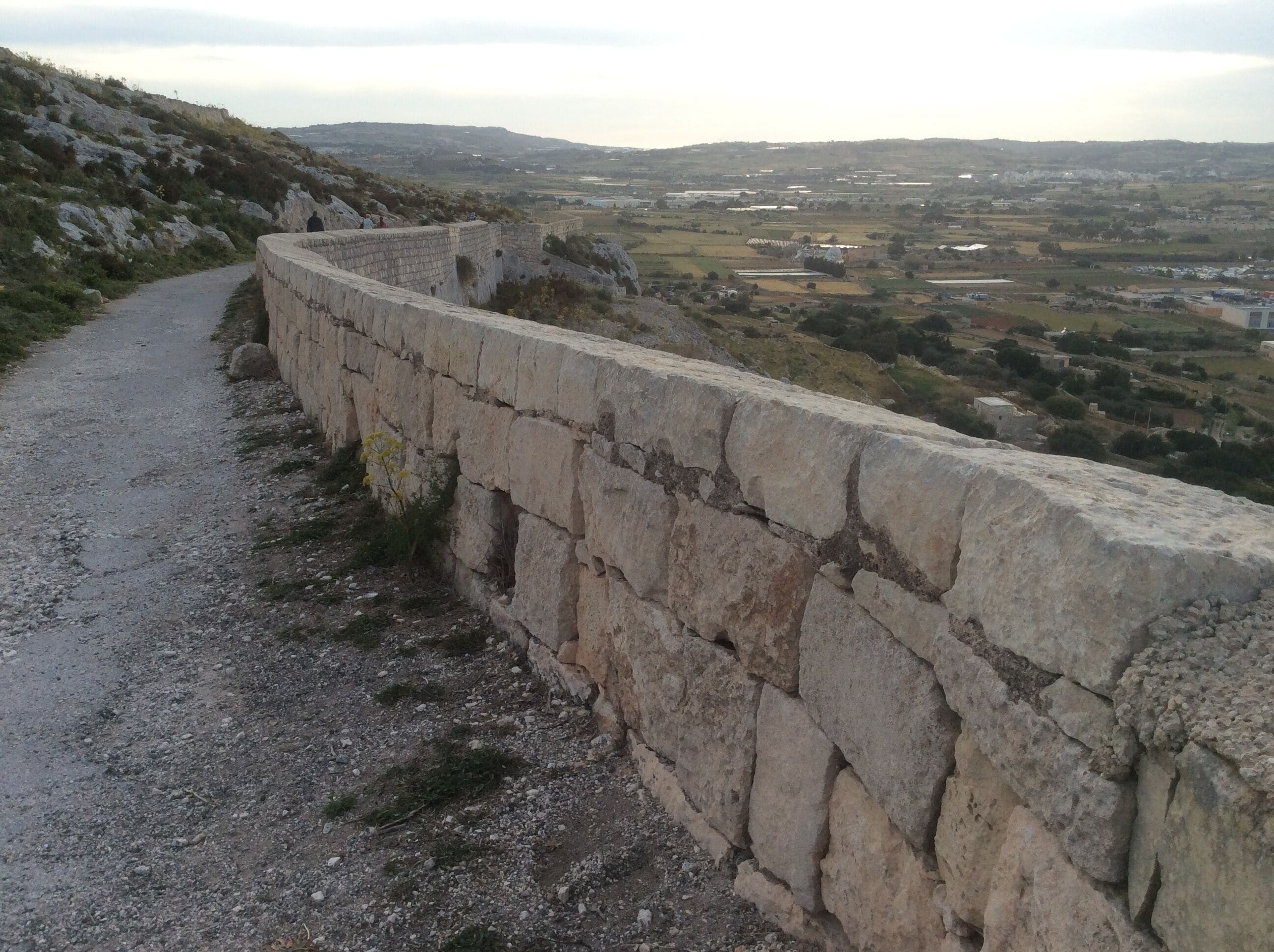 Ġebel San Pietru walkpath in Gharghur
