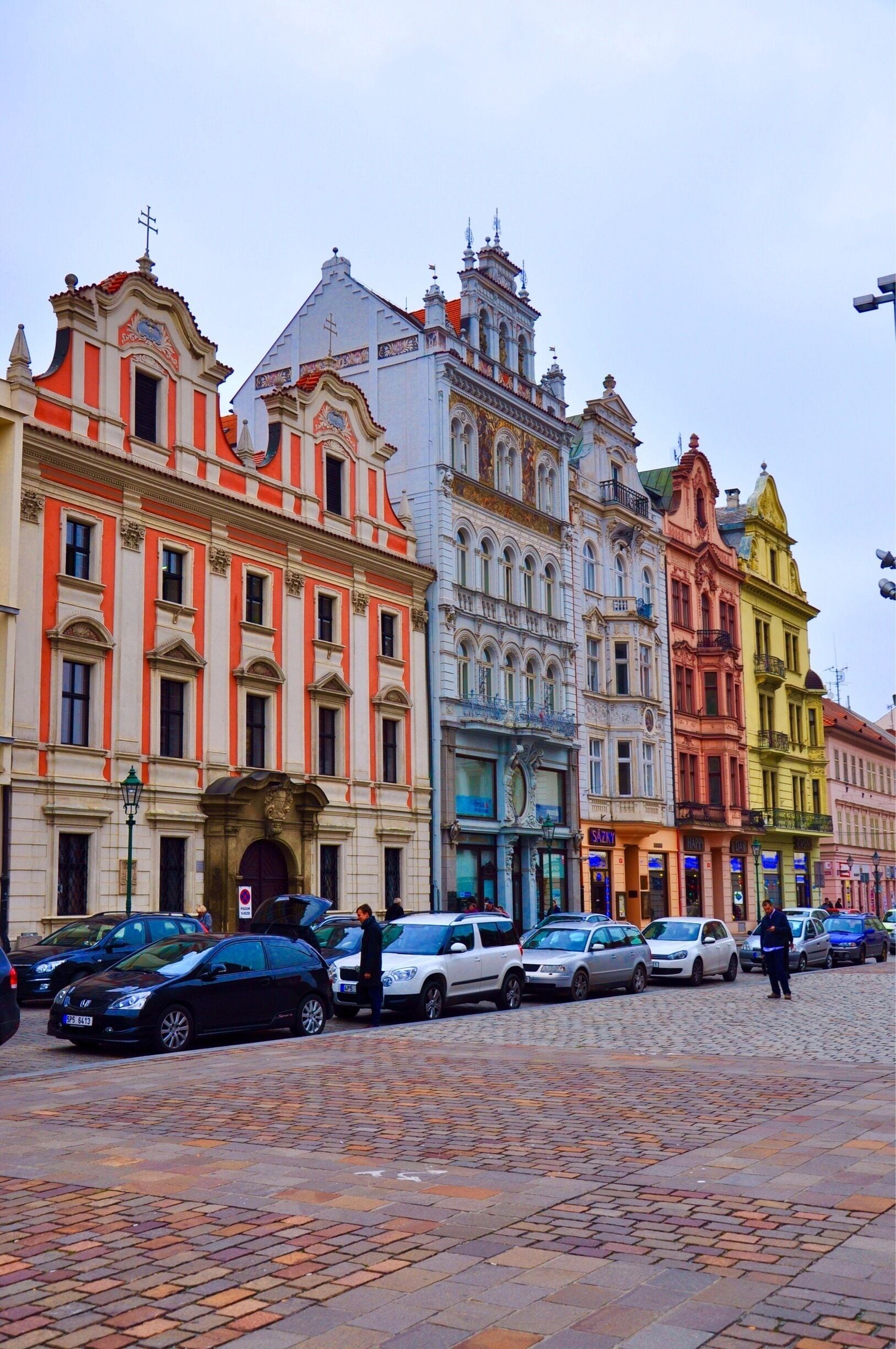 A nice place in downtown Pilsen.

#colorful

See more in www.flickr.com/ddfcarvalho