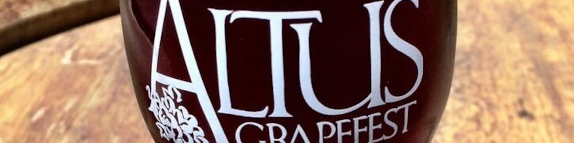 Beautiful little town hosting the "Altus Grape Festival" - much to see, much to hear and much to drink!