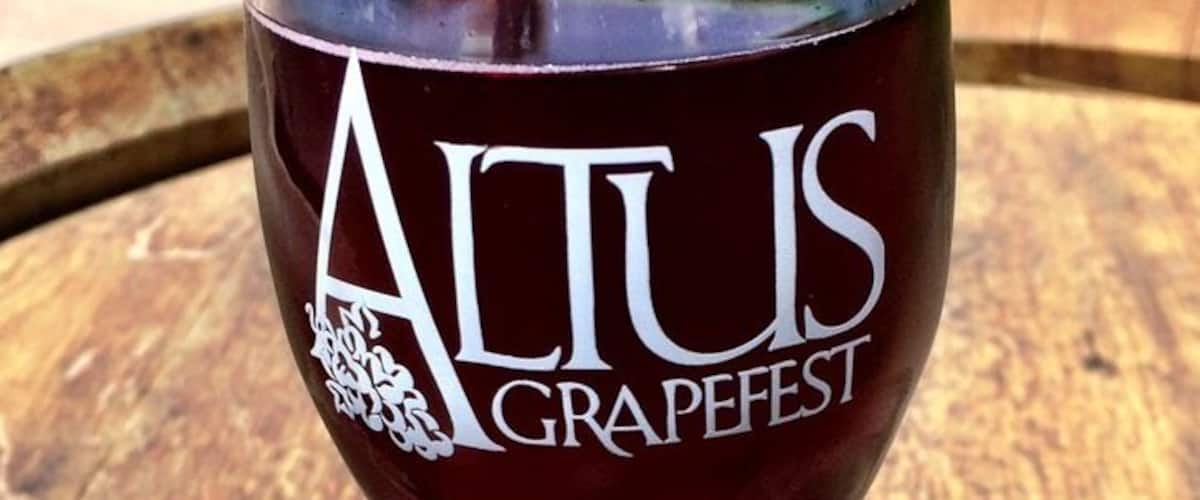 Beautiful little town hosting the "Altus Grape Festival" - much to see, much to hear and much to drink!