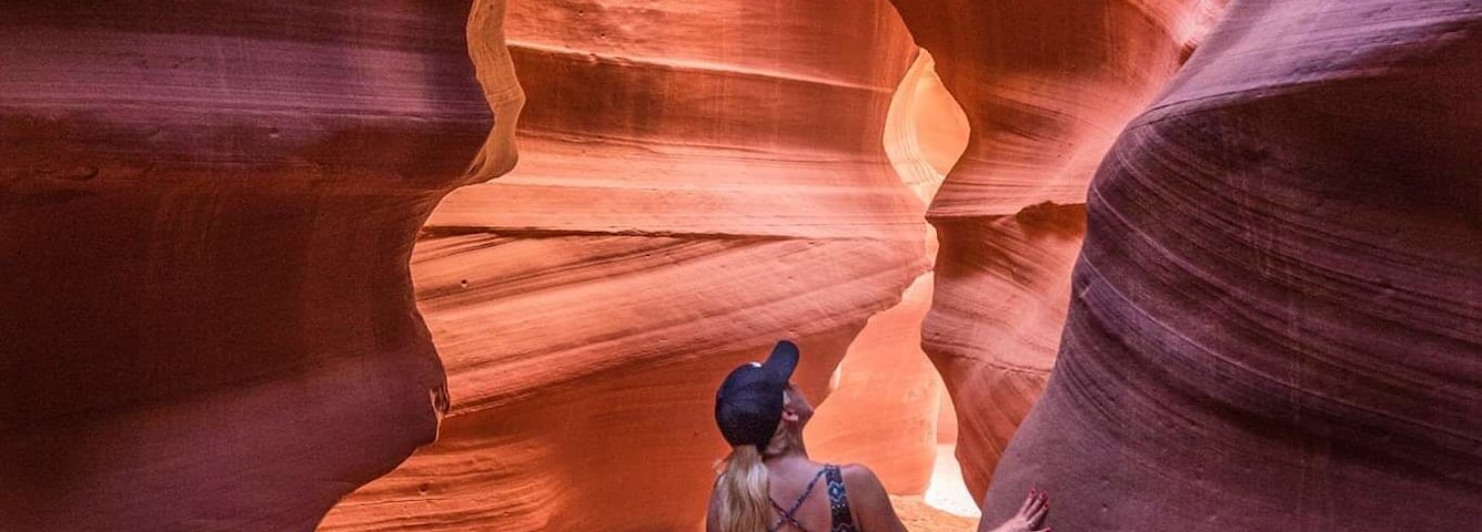 Beautiful shapes of Antelope canyon.
#cherryontheworld #usa #antelopecanyon #travel #travelblogger #canyon