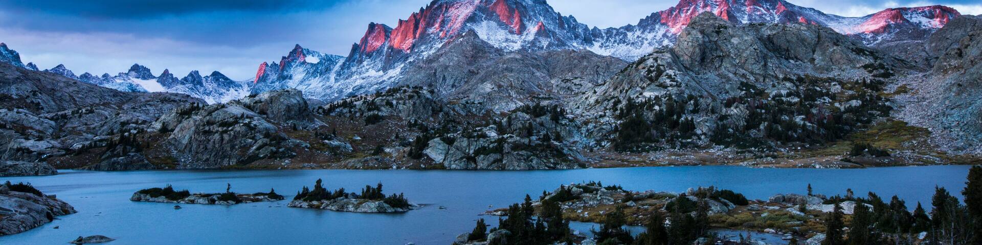 Sunset view of Absarokee Mountains in Wind River Range