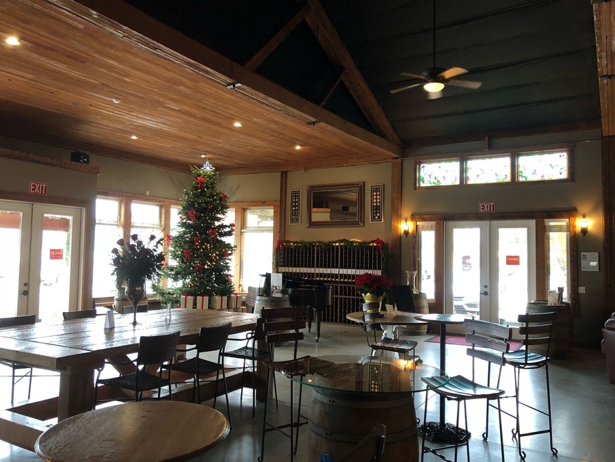 Nice wine tasting room in Amity. Very nice selection.