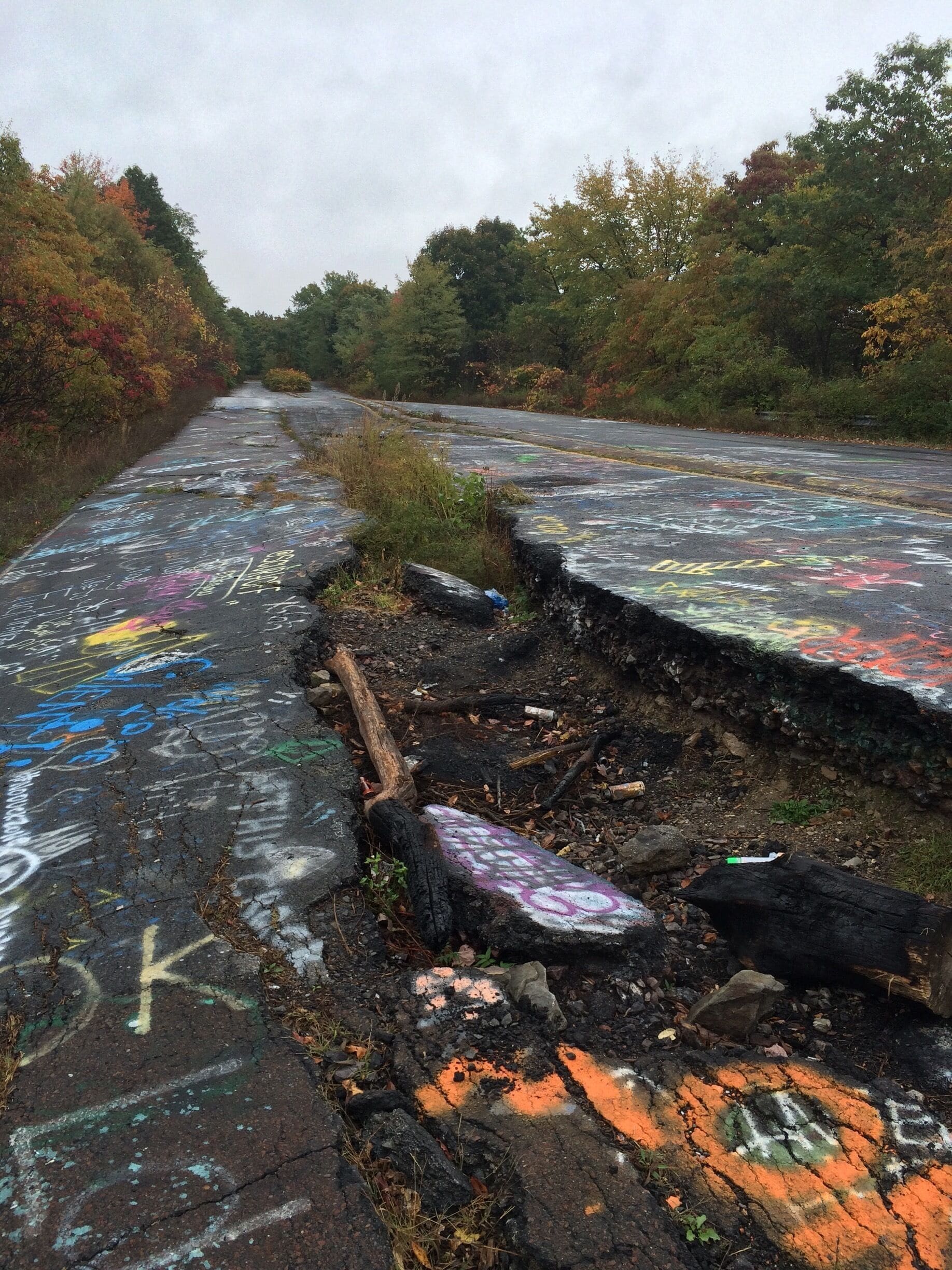Old route 61 in centralia, PA.. A old ghost town which has been on fire underground since the 1960.. Very creepy place this is graffiti highway.
#hiking