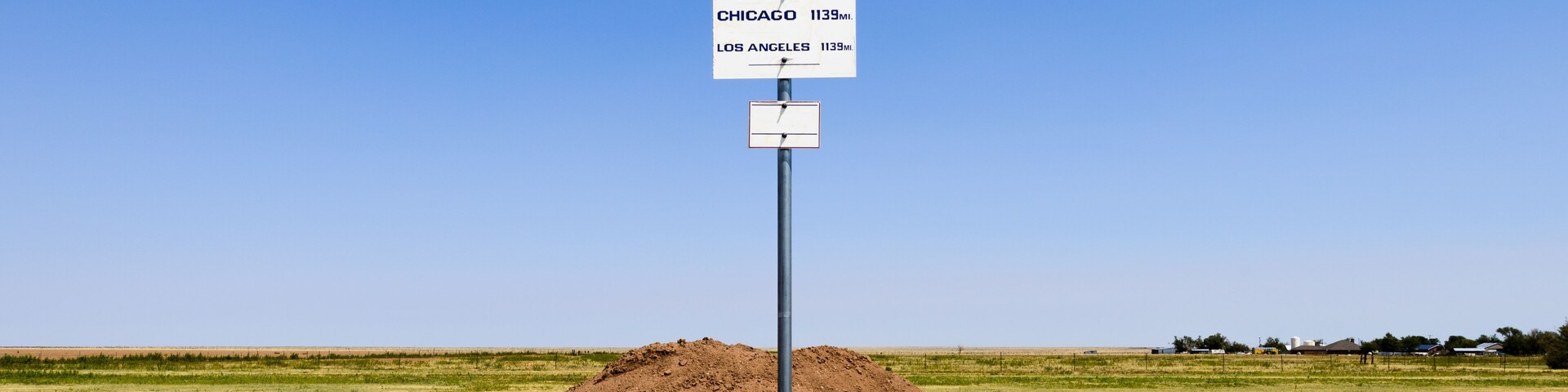 Route 66 midpoint sign