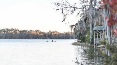 I can say I "live in Florida" but AL is just a skip away... but beautiful! Such a great park for a stroll :)