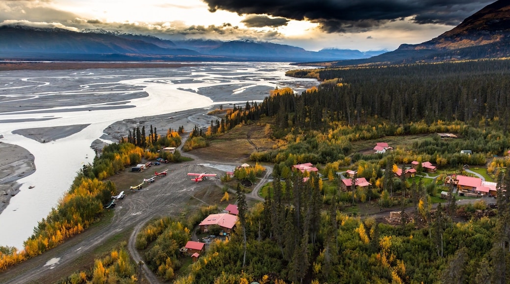 Great place to explore the Alaskan Wilderness with Supercup planes!!