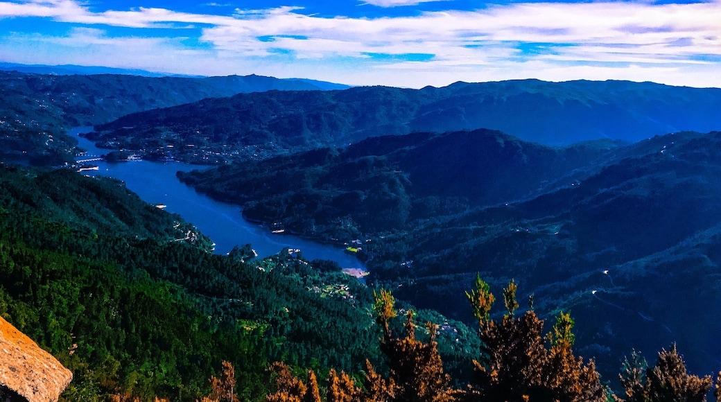 From the Miradouro Pedra Bela you literally see the whole city of Gêres. The best time to go there is from late May to Late July. (August is very busy)
#LifeAtExpedia #Colorful #weekendgetaway
