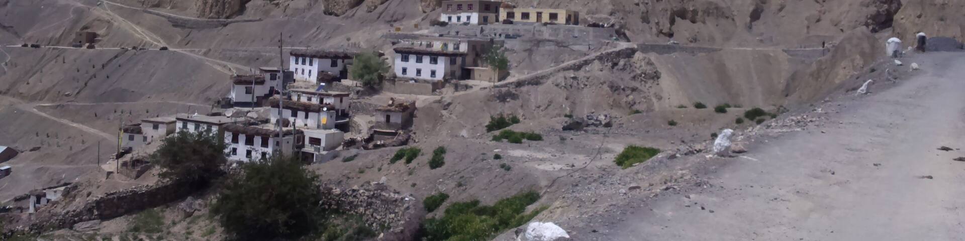 Dhankhar - The erstwhile capital of Spiti Valley. This town lies between Tabo and Kaza.