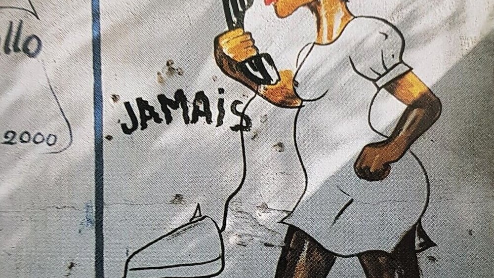 African humour.
Mural drawing at the public telephone office in the village of Toubakouta.
She: Honey, when are we getting married?
He: NEVER
#mural #Culture