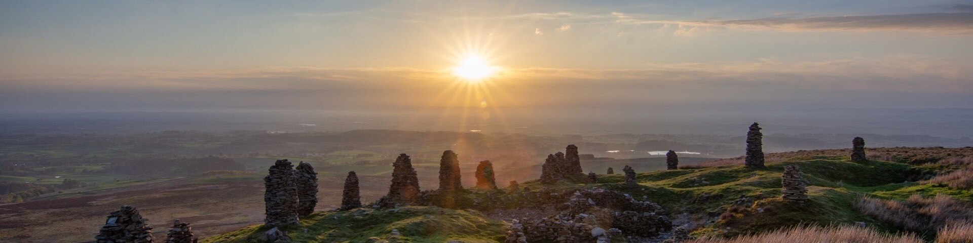 Kelky fell Cumbria near Talkin village awesome location with cairns at the top you can see Scotland and the solway Firth in the distance and the view is just breathtaking!
Takes about 20mins to get to the top . Access from forest Head rd.
Check out the Vlog that accompanies this image
https://youtu.be/uCswQEmVbCM
Please like and subscribe to my channel this would be a great help many thanks👍✌️😀
#hiking
#uk
#lakedistrict
#Cumbria