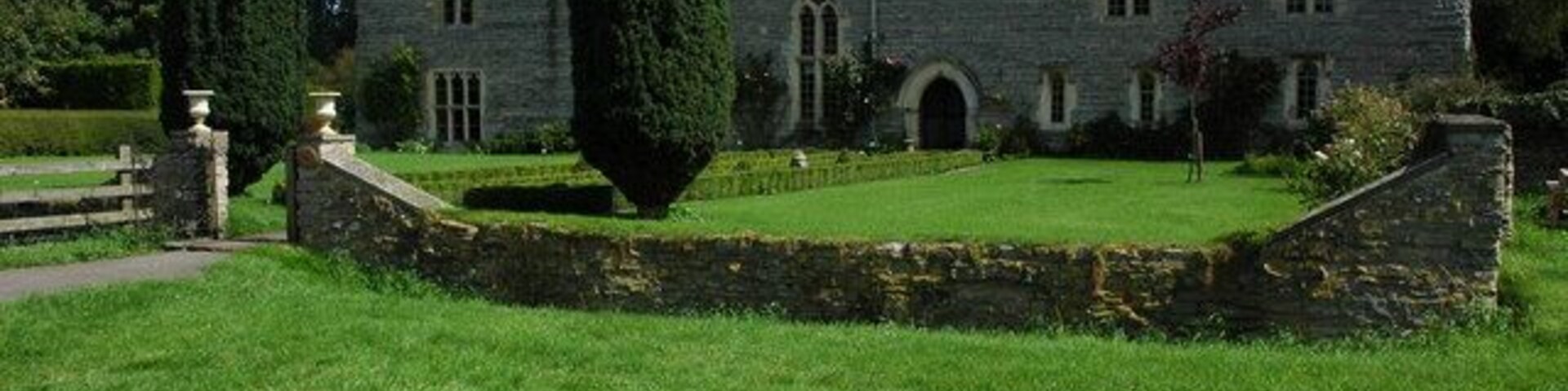 Ashleworth Court Situated immediately to the north of the church, Ashleworth Court dates from around 1460 when it was probably built for Abbot Walter Newbury. Pevsner describes it as 'largely unspoilt'. The court is built in blue lias and originally was probably thatched.