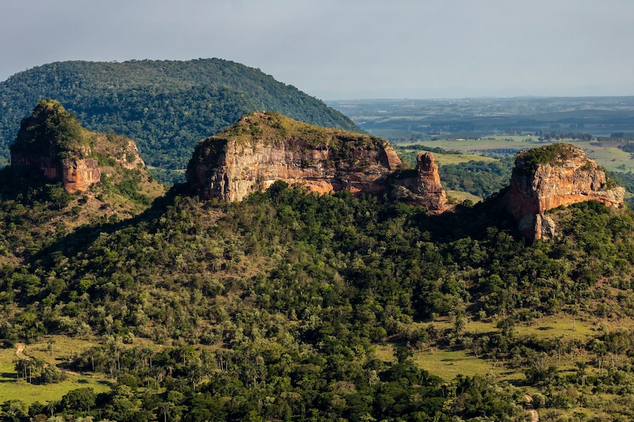 Panoramic view of Mount Three Stones from the Indian stone in the region of the cities of Botucatu, Bofete and Pardinho. Interior of the state of São Paulo. Brazil.
