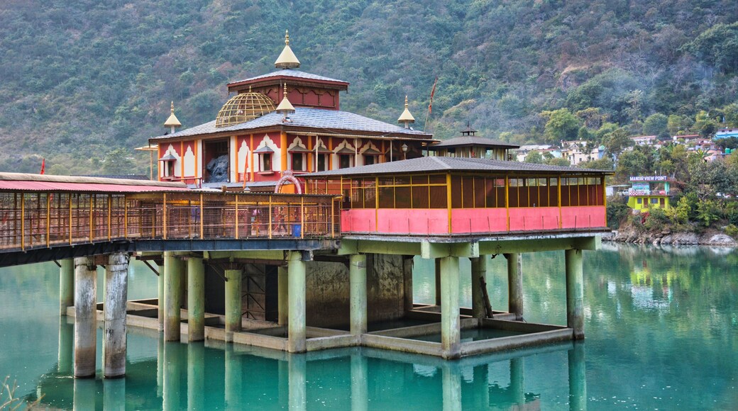 Dhari Devi Temple, Srinagar – A Sacred Shrine on the Alaknanda River, Uttarakhand