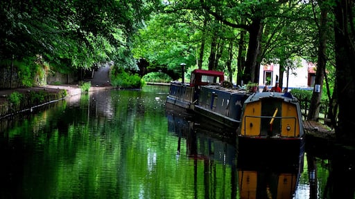 Huddersfield narrow canal