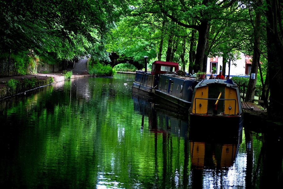 Huddersfield  narrow  canal