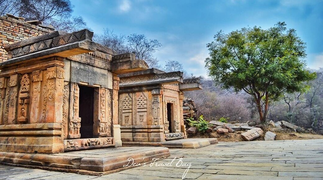 I was tired and completely exhausted because of dust and continuous bike ride through the narrow lanes of villages. .
There was a time when I had lost my hope of finding this place. But, I think, my destiny had a different plan for me which really wanted me to visit this incredible place. .
By the time I reached there, mother nature started showing some mercy on me and the weather became very pleasant. .
What else could stop me then?
Me and my camera started capturing every bit of this unbelievable site. ------------------------ ----
------------------------ ----
.
.
.
.
.
.
.
.
#indiaclicks #yourshotphotographer #NGTDailyShot #Natgeotravel #CNtravelerindia #Beautifuldestinations #LonelyPlanetIndia #indiaclicks #theweekoninstagram #indiapictures #storiesofindia
#IncredibleIndia #_soi #igramming_india #indiatravel #indiatourism #travelrealindia #Lifewelltravelled #travelbug #traveladdict #travellife #travels #travelgram #instatravel #instatraveling #instapassport #travelblog #travelblogger #passionpassport #ilovetravel
#troveontuesday #troveron #Lifeatexpedia