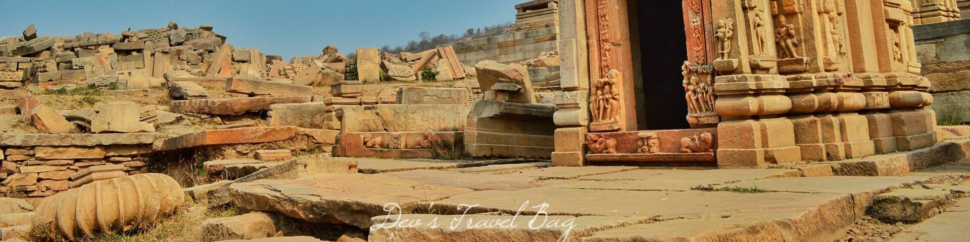 Somewhere in the mid of no where in the heart of Madhya Pradesh state of India, more than 200 temples of Lord Shiva and vishnu were found in the year 2006.
.
Since then Archaeological Surveys of India is continously working to bring these temples in life.
.
Nonody knows where these temples came feom and which century they belong to but these temples are certainly an evidence of a great history and civilization which we have left behind.
------------------------ ----
.
.
.
.
.
.
.
.
#indiaclicks #yourshotphotographer #NGTDailyShot #Natgeotravel #CNtravelerindia #Beautifuldestinations #LonelyPlanetIndia #indiaclicks #theweekoninstagram #indiapictures #storiesofindia
#IncredibleIndia #_soi #igramming_india #indiatravel #indiatourism #travelrealindia #Lifewelltravelled #travelbug #traveladdict #travellife #travels #travelgram #instatravel #instatraveling #instapassport #travelblog #travelblogger #passionpassport #ilovetravel
#troveontuesday #troveron #Lifeatexpedia