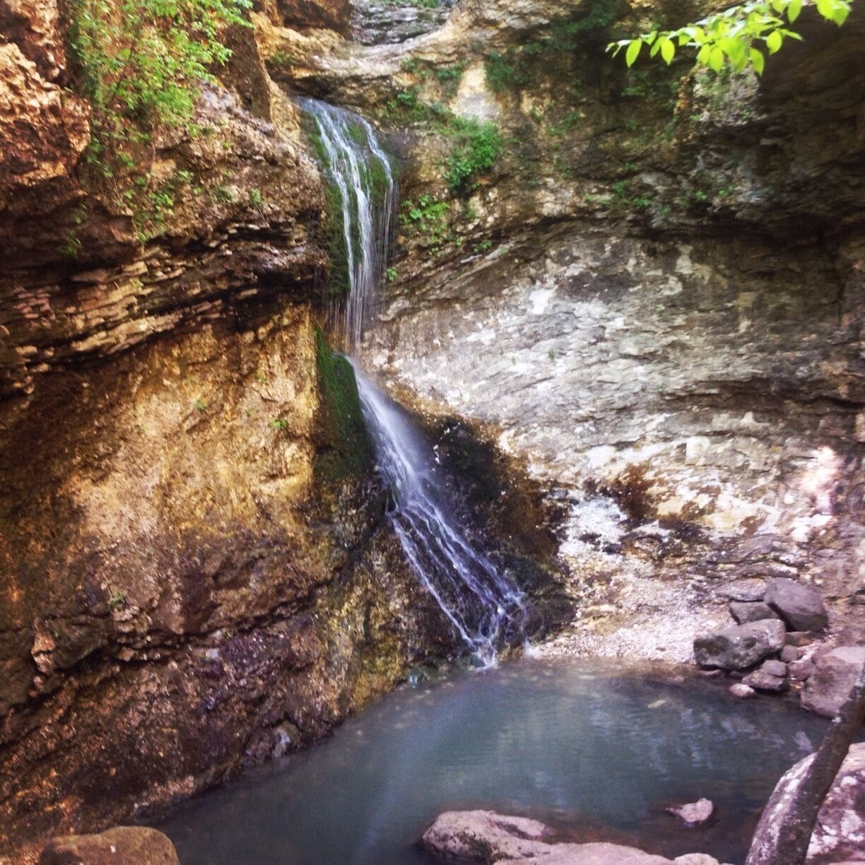 Short little hike 2 miles round trip. There is a cave to explore as well.