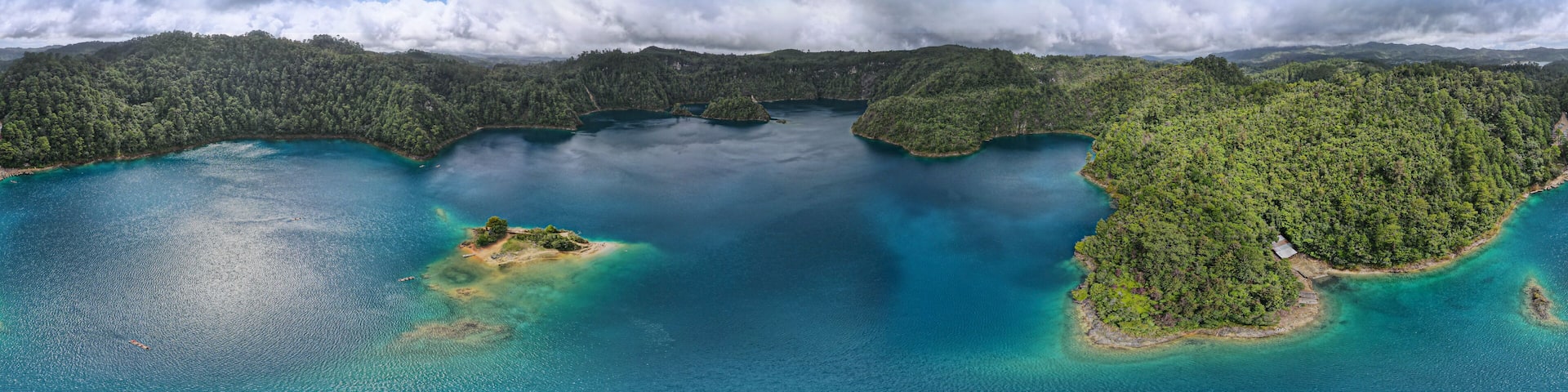 Montebello lagoon in Chiapas, Mexico