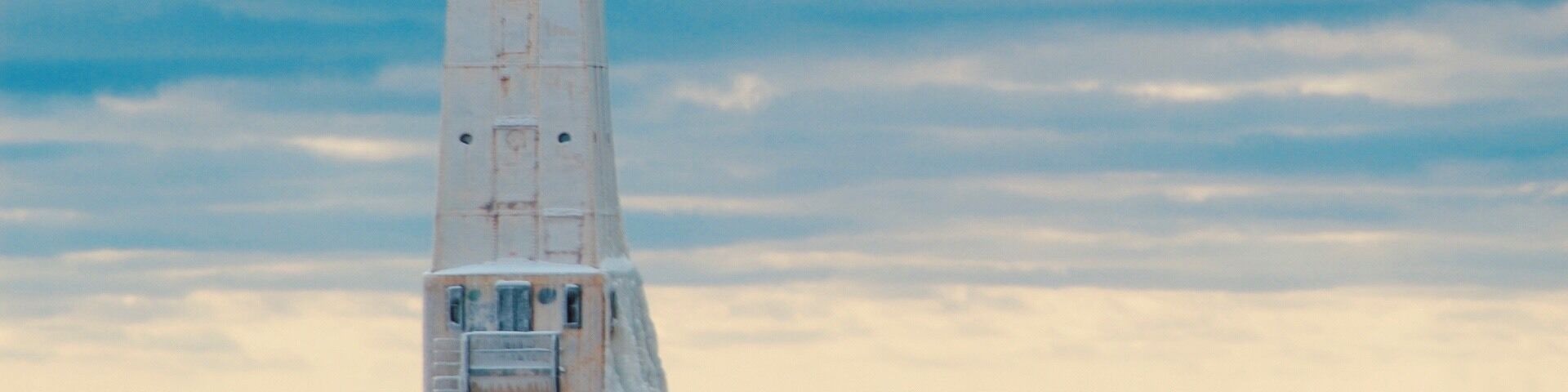 Lake Michigan is such an incredible coastline. Each season brings its own unique beauty. Frankfort is a great town to grab a bite to eat or take a well needed rest after discovering M-22