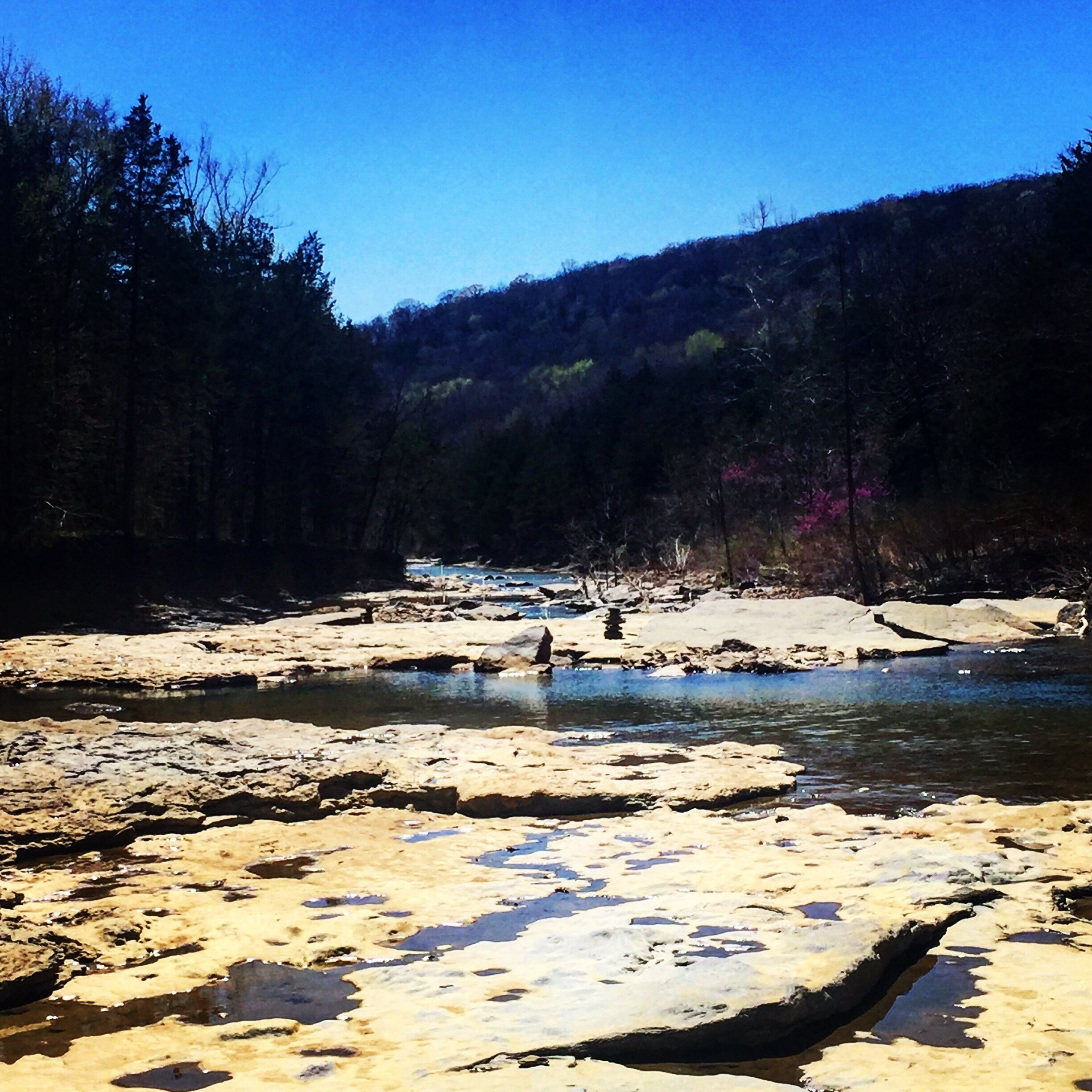 On the river bed! #arkansas #devilsden 