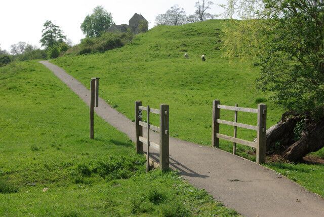 Path to Wadenhoe Church Church Street ends in a car park just beyond the Kings Head; beyond that this path leads up to the church.