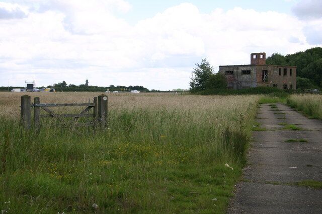Old Control Tower The Bernwood way cutting past the old control tower at Tingewick
