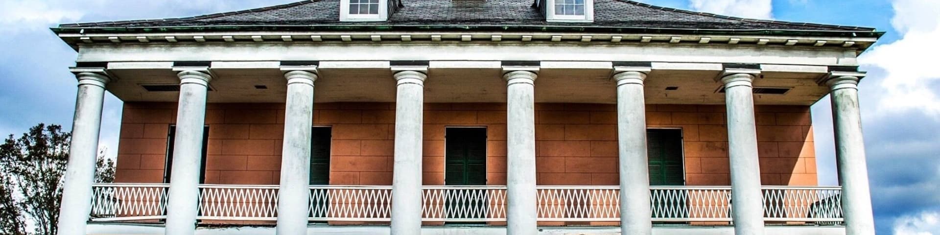 The Beauregard home built 1833
The historic home was rescued by the National Park Service and restoration occurred in the late 1950's.
Great history bluff place