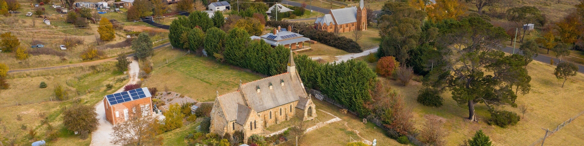 Rockley showing landscape views and a small town or village
