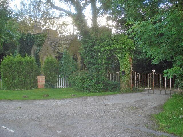 Gatehouse at Heather Hall - 1 On the south side of Swepstone Road, the gates lead to Heather Hall and have a sign reading 'Private'. The public footpath just behind the gatehouse is also pretty much inaccessible. Mysterious place!