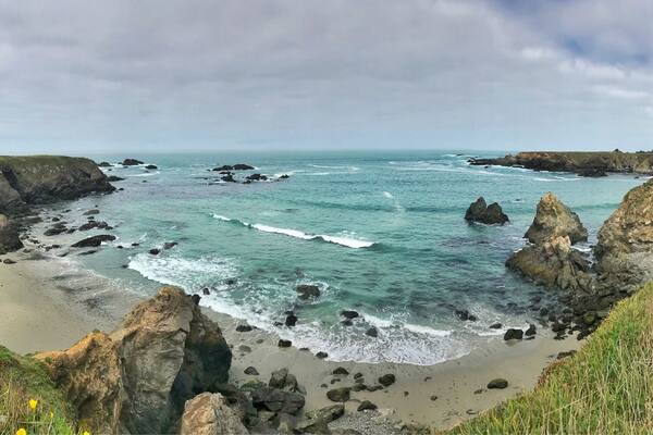 One of the 2 beaches you can spot on this short walk in Jug Handle. Easily some of the best views I’ve seen on the north coast of California! #fortbragg