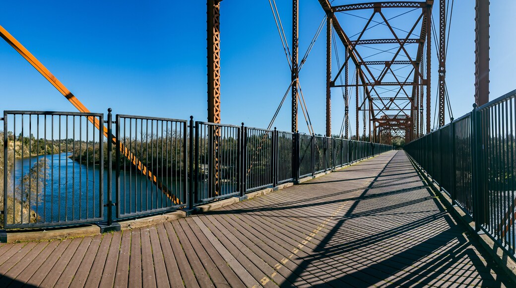 Fair Oaks bridge over the American river in California