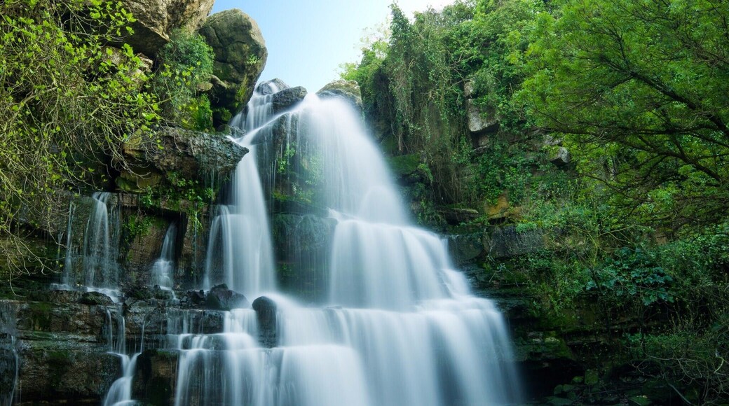 An impotent waterfall from a small river.
#BVStrove