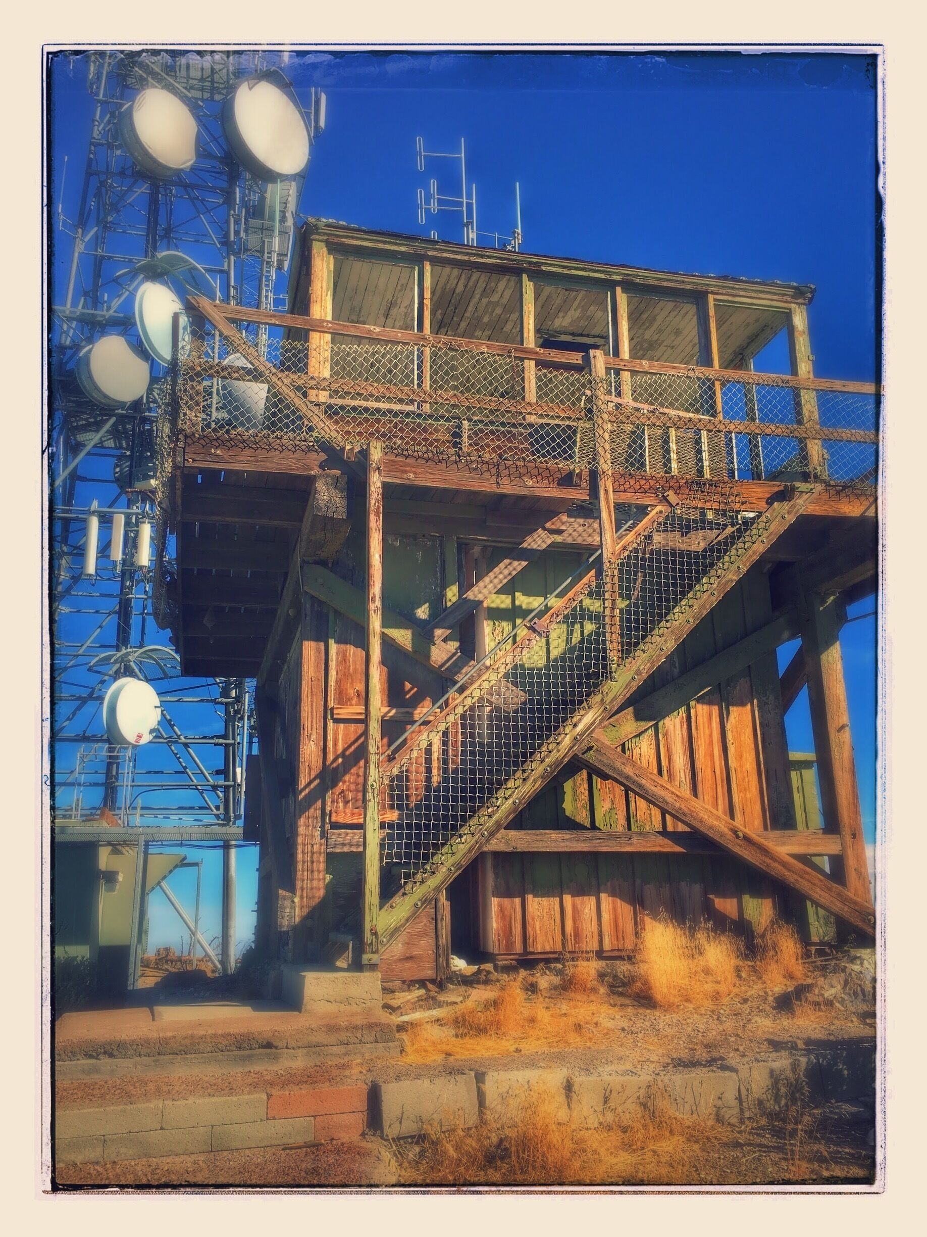 Historic Abandoned Fire Lookout located 7 miles up Frazier Mountain. Great panoramic views. Checkout the spooky attic. 