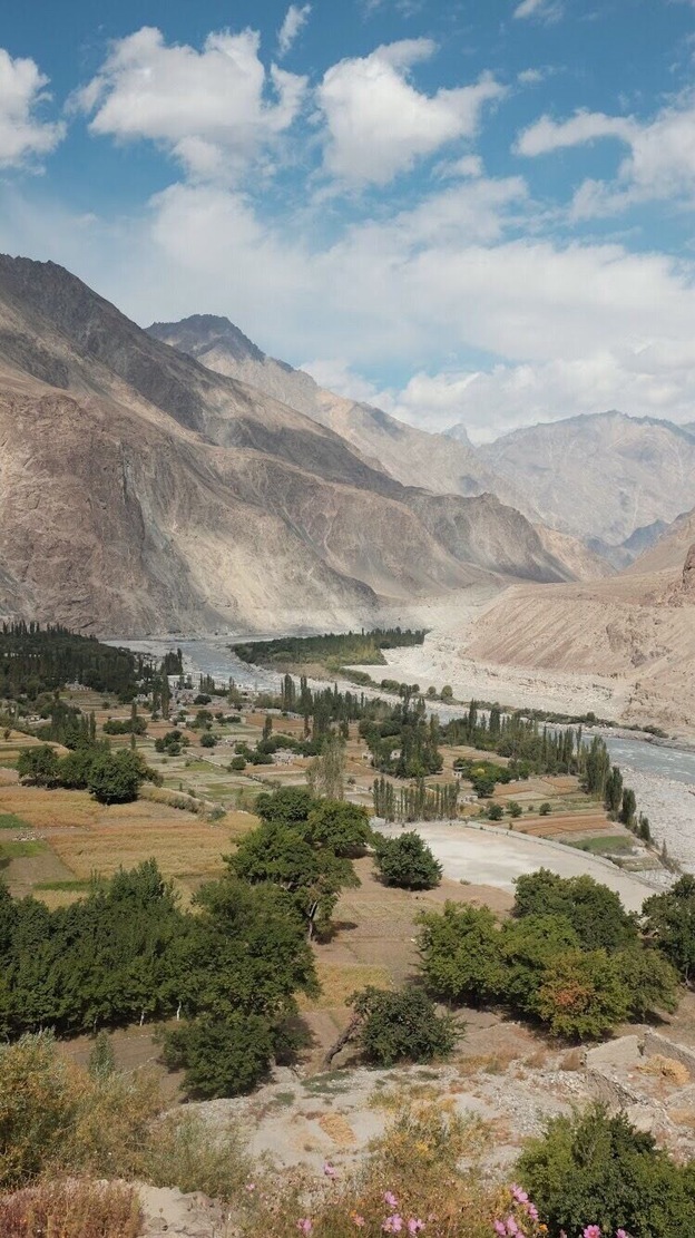 A serene village on the hill. You could arrange your trip from Leh provided by many travel agents. It takes about 6-7 hours drive. Stay alert of the bumpy roads. Once you reach the village, you will find an amazing view of hill and Shok river. Totally a perfect place for someone who loves an adventure
.
.
#troveon #mountains #visitturtuk