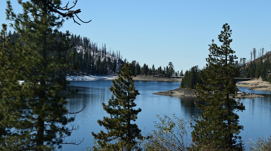 Huntington lake in the winter