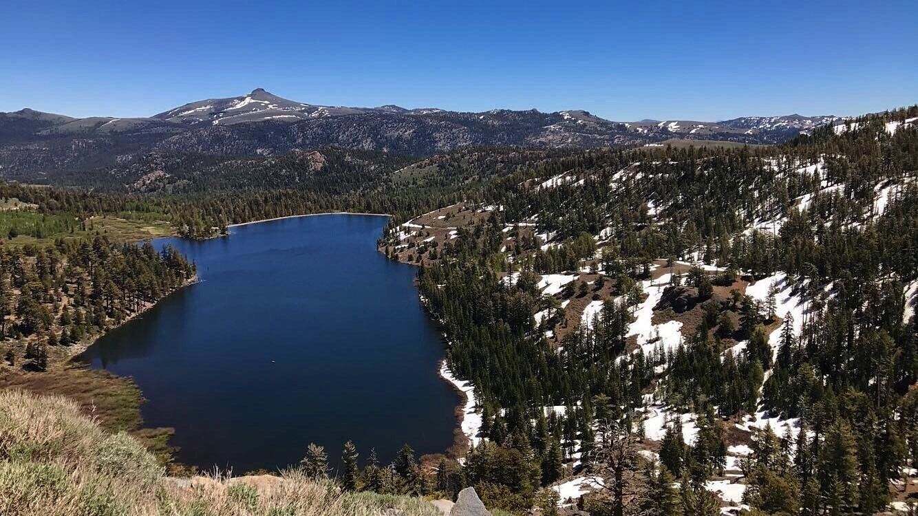 I find the difference in weather amazing at this lake☀️❄️
#Adventure #AdventurePhotoContest