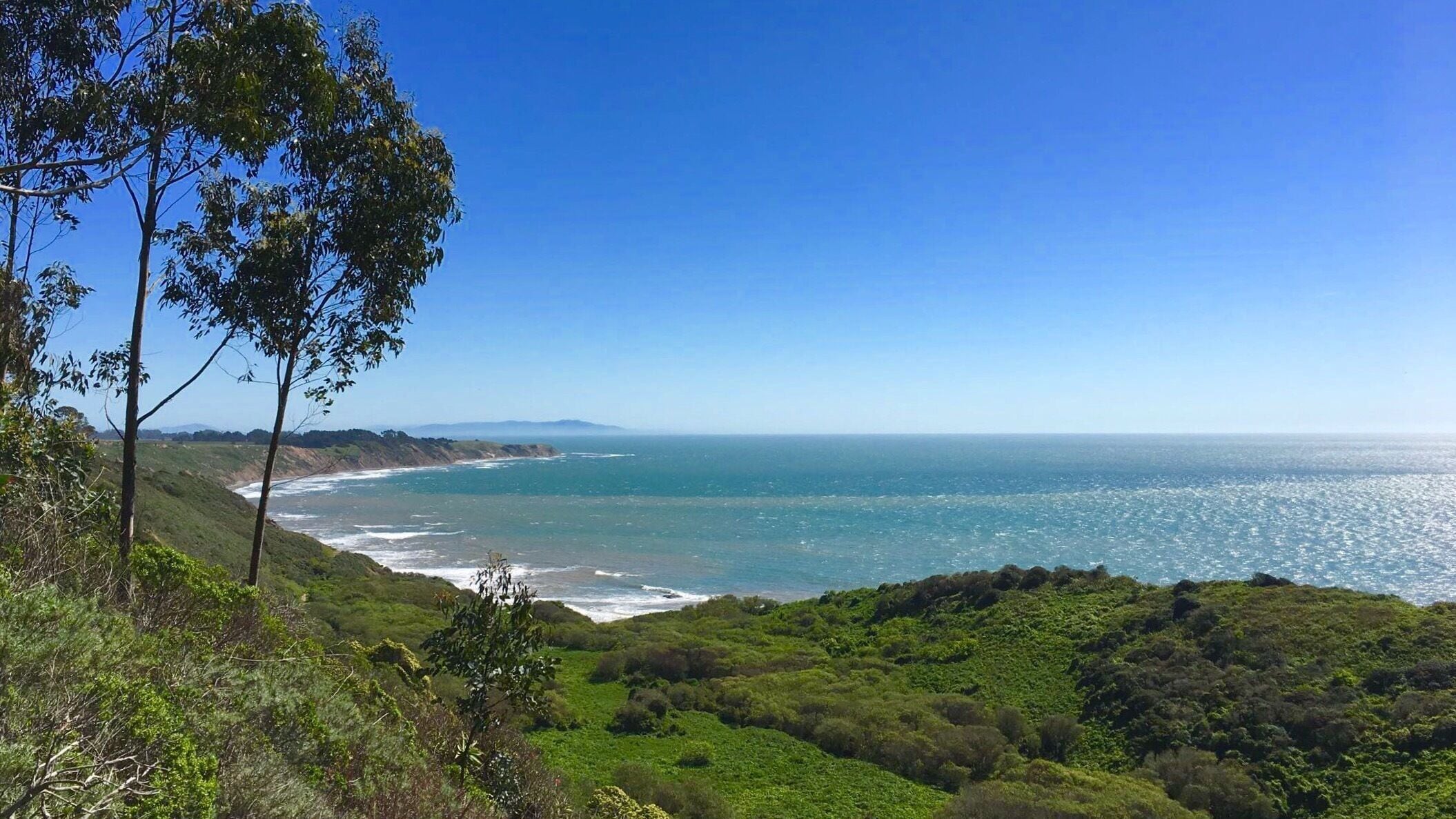The trail over sees the coast the first 40minutes of the hike and then starts heading through the woods for another 40minutes before it hits a camp site. Can be dusty by the coast from wind. Beautiful hike and a bit vigorous since some parts are rocky. Well worth it! 