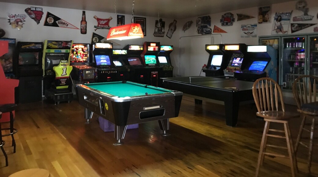 Place is like stepping back in time down to 80's classic arcade games like Tetris