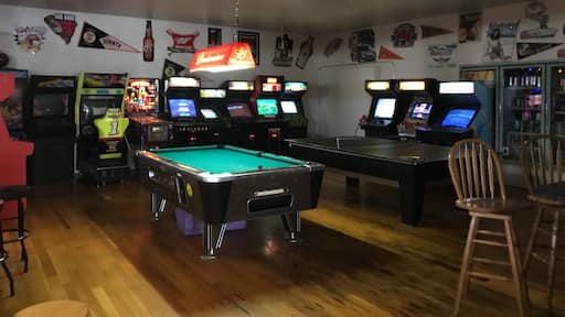 Place is like stepping back in time down to 80's classic arcade games like Tetris