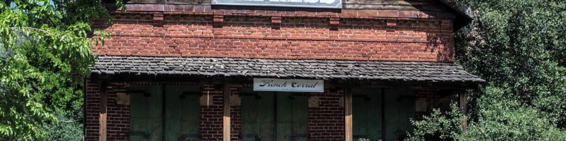 French Corral is in northwestern Nevada County about nine miles northwest of Nevada City. Much of the gold production came from hydraulic mines between here and Birchville to the northeast.