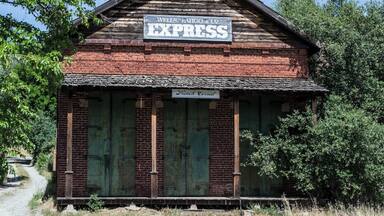 French Corral is in northwestern Nevada County about nine miles northwest of Nevada City. Much of the gold production came from hydraulic mines between here and Birchville to the northeast.