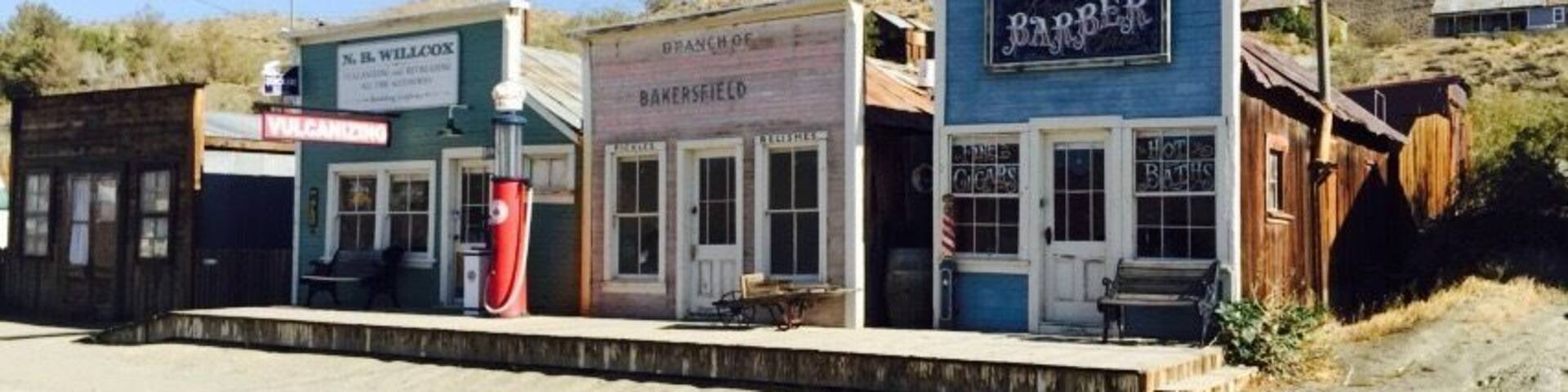 The bustling metropolis of Randsburg, CA.