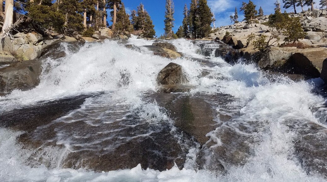 Pyramid Creek Cascades flows from Desolation Lake to Ropi lake in the Desolation Wilderness. Located South of Lake Aloha and the PCT, Shorter day route from Horsetail Falls trail off hwy 50. Beautiful set of Cascades with great backpacking lakes on both ends.